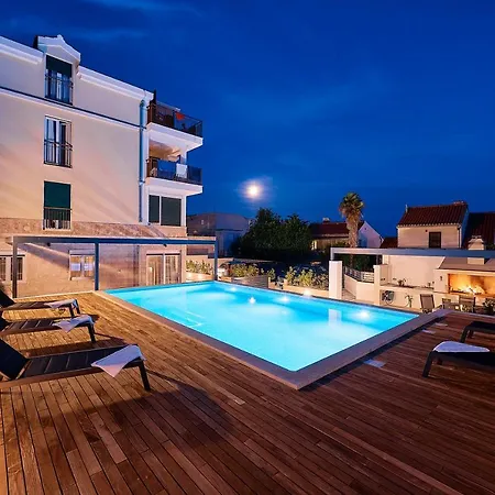 Sun Hills Apartment *