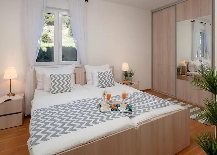 Sun Hills Apartment *